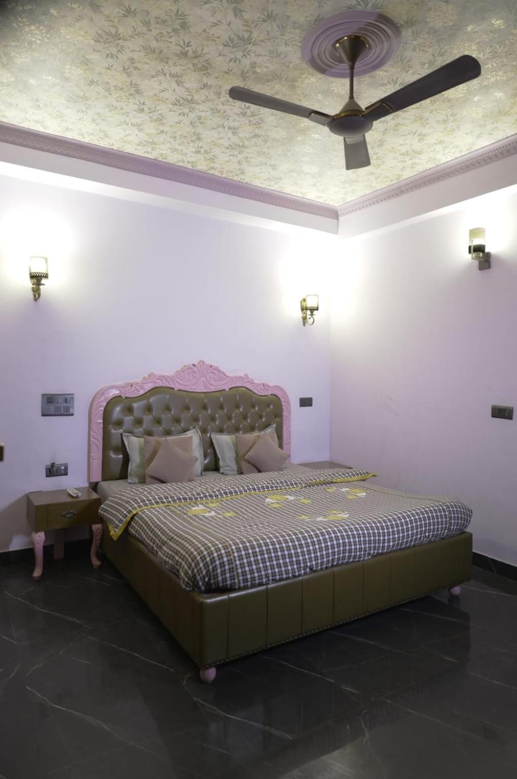 Maya & Restaurant Hotel Agra (Uttar Pradesh)